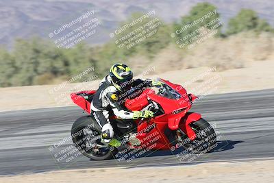 media/Dec-01-2025-Moto Forza (Mon) [[2daa91e15f]]/3-Beginner Group/Session 4 Turn 9/